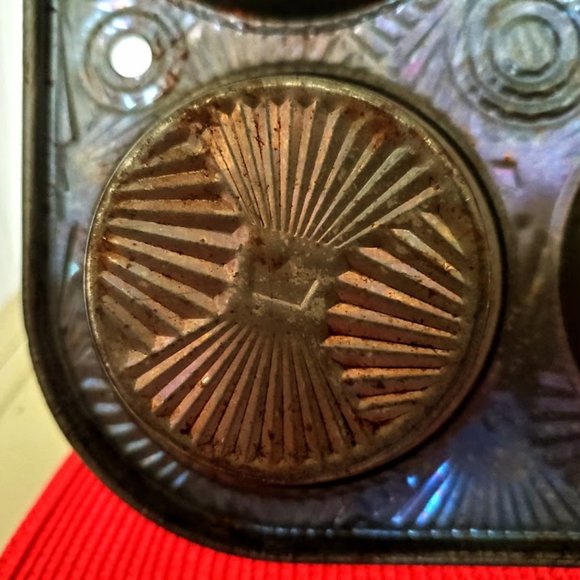 Rare Vintage BAKEREX Crown Ware 8 cup Muffin Tin - Picture 7 of 8